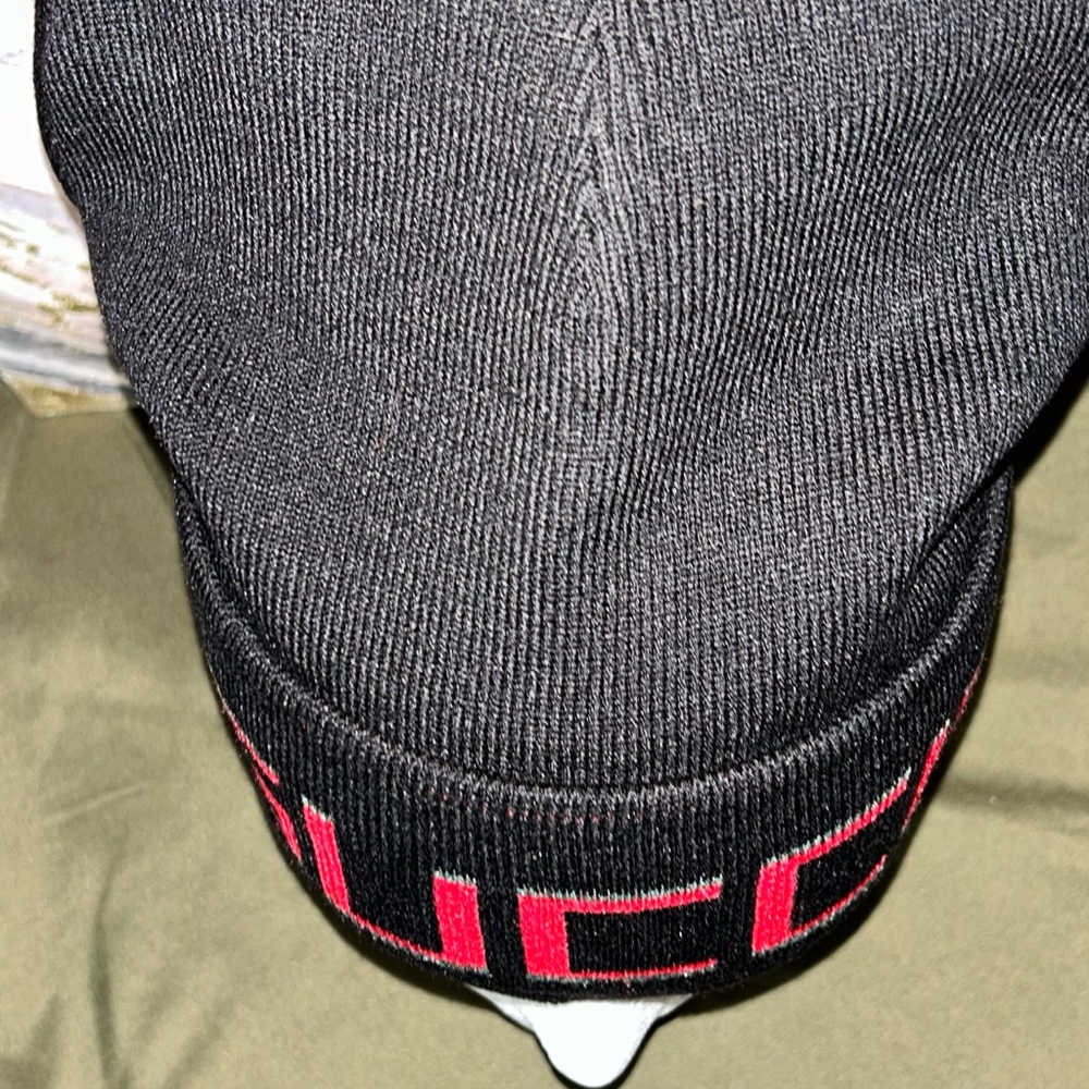 Gucci Black Beanie with Red and Green Logo Band - Picture 3 of 5